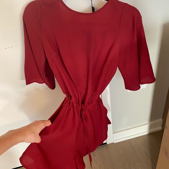 NEVER WORN red flowy romper - Picture 8 of 8